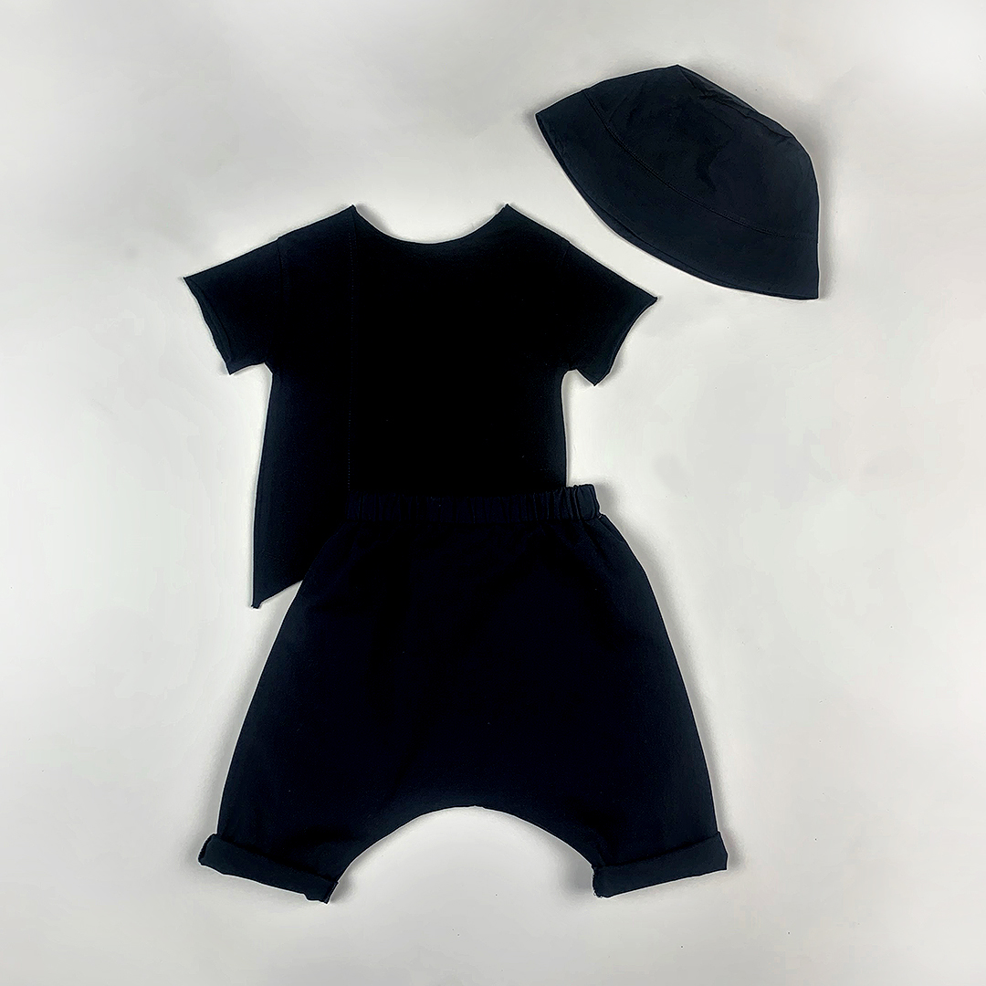 abbigliamento neonato contemporaneo